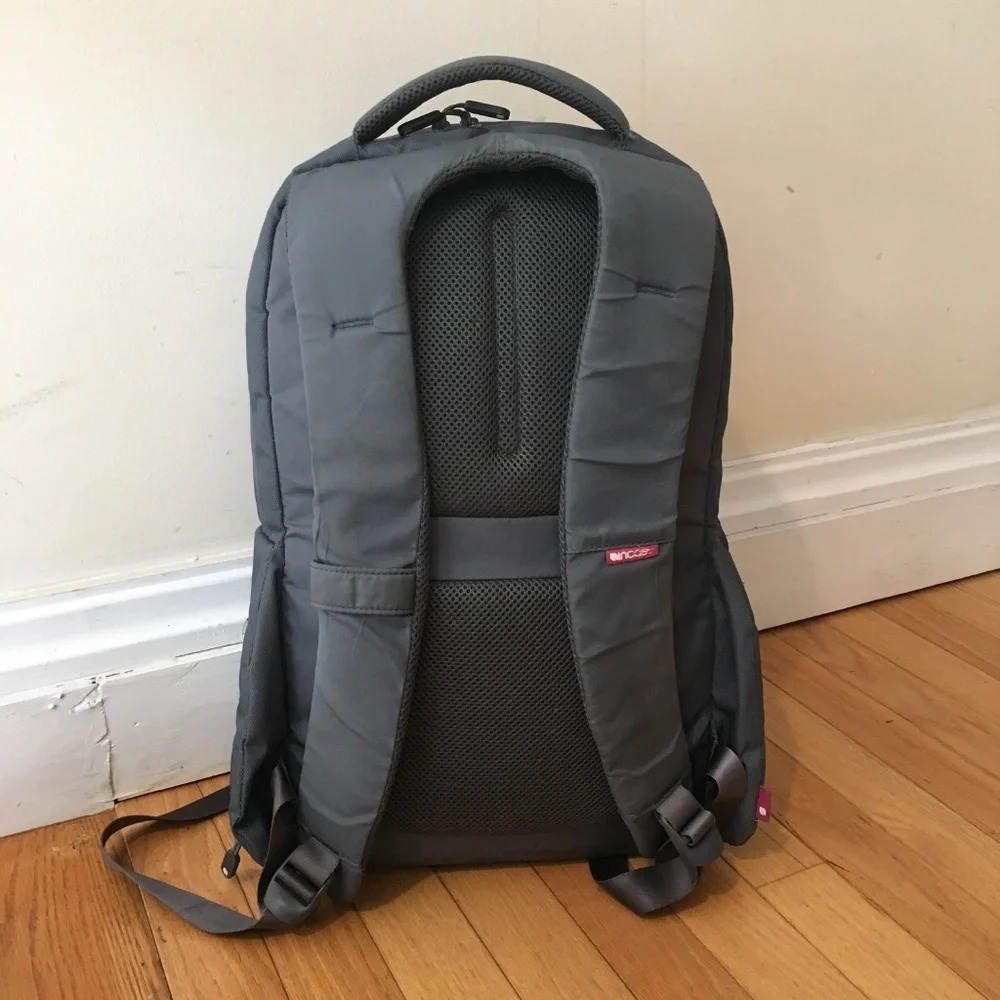 Incase Laptop Bag - Picture 7 of 8